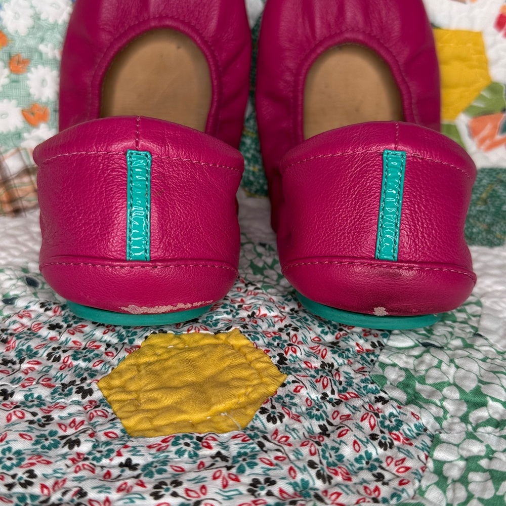 Tieks Ballet Flats in Fuchsia Size 10 - Picture 7 of 10